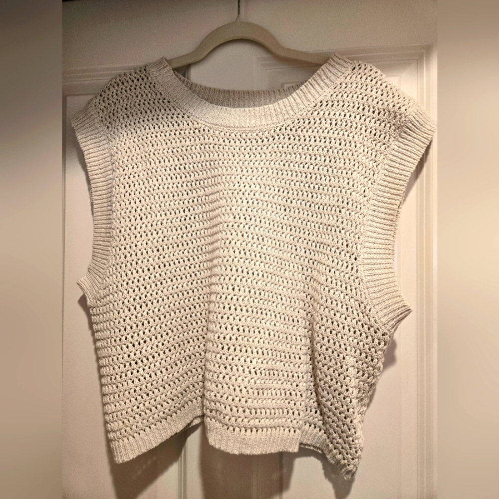 Carly Jean Los Angeles Cream Knit Sleeveless Sweater, Size M